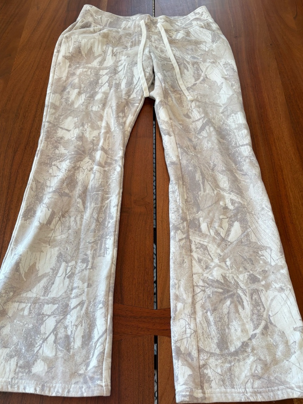 Hollister camo sweatpants size small